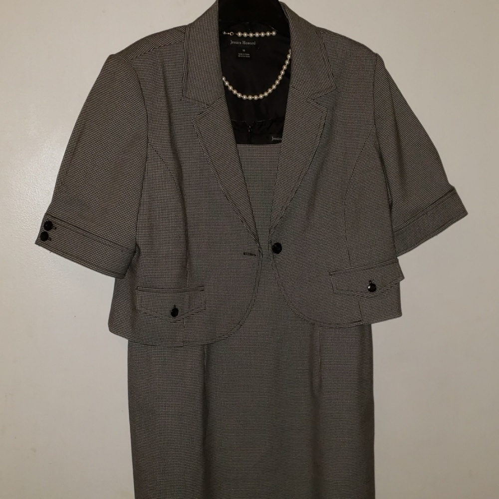 Jessica Howard black/white 2 PC dress suit